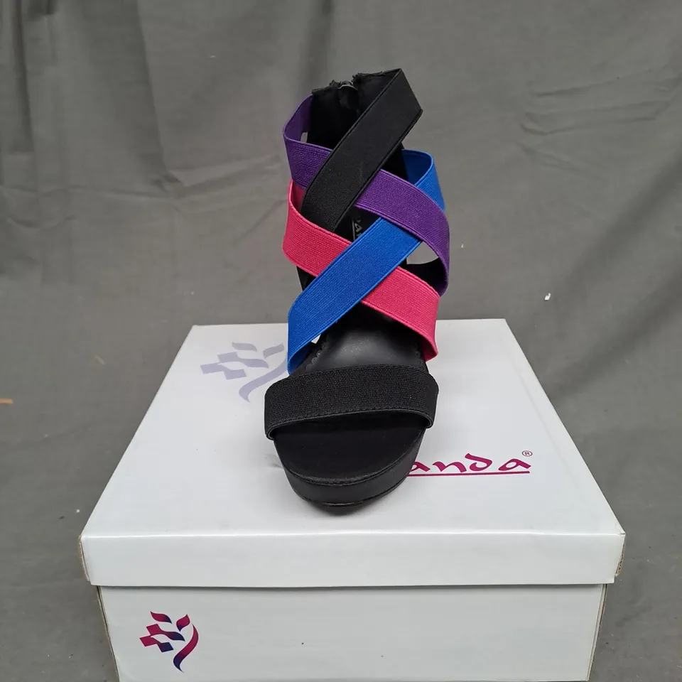 BOXED LOT OF 9 PAIRS OF AVANDA LADIES SHOES VARIOUS SIZES