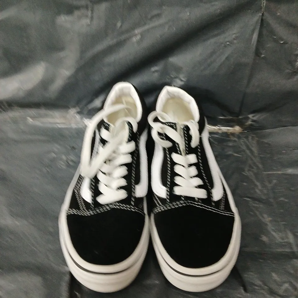 UNBOXED PAIR OF KIDS CANVAS VANS - UK SIZE 13 - 