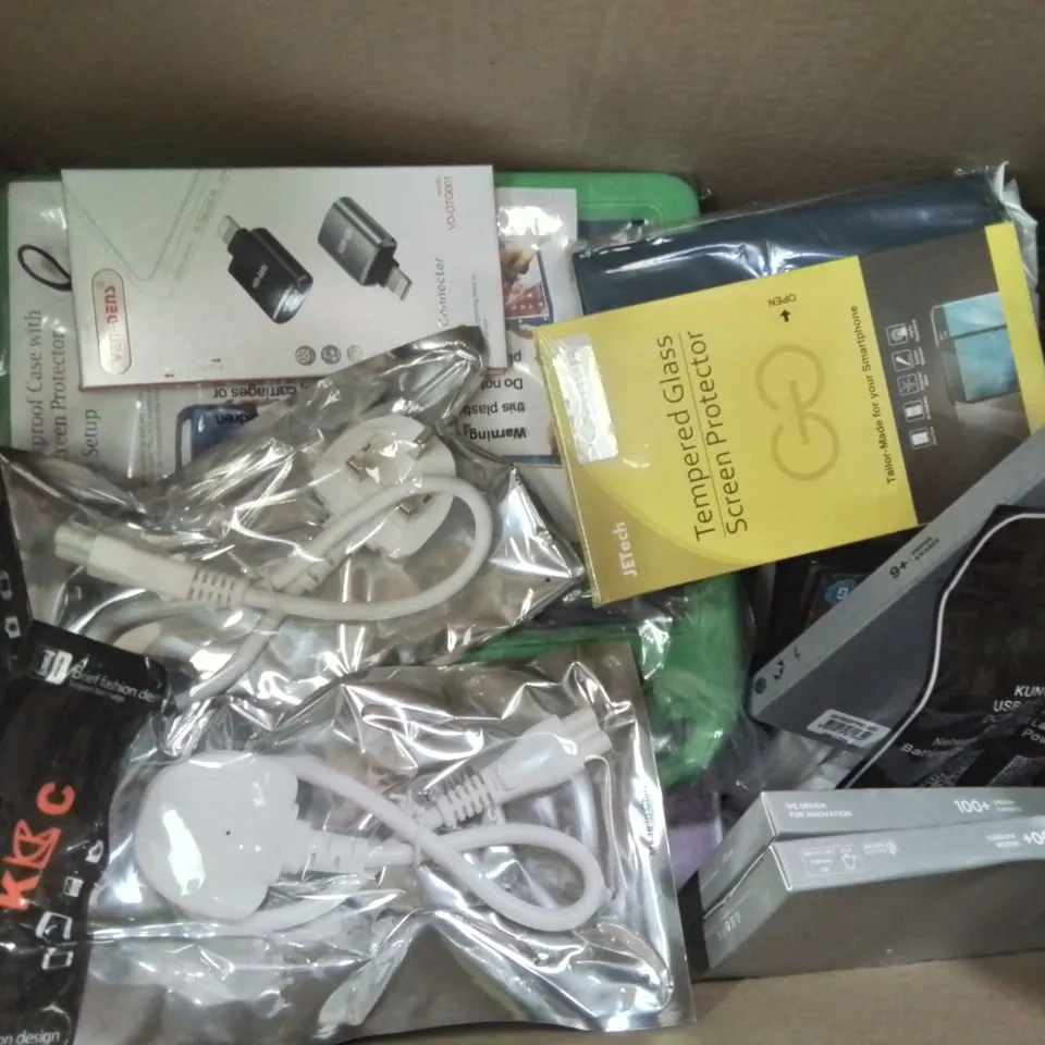 BOX CONTAINING MIXED ELECTRONICS AND PHONE ACCESSORIES ETC.