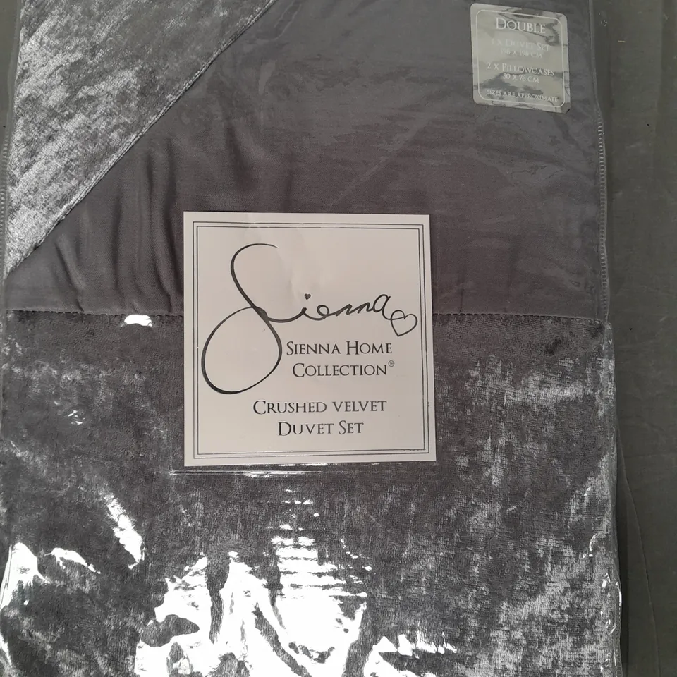 SIENNA CRUSHED VELVET DUVET SET IN SILVER - DOUBLE