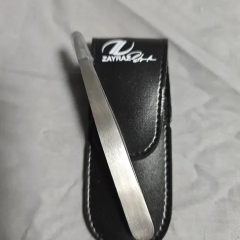 APPROXIMATELY 24 ZAYRASTYLE SLANT TWEEZERS – STAINLESS STEEL