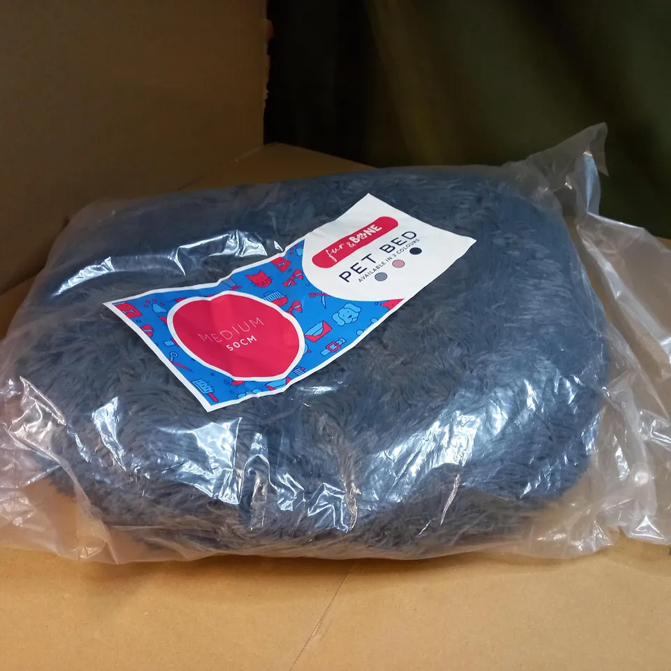 PACKAGED FUR&BONE GREY MEDIUM DOG BED - SIZE 50CM