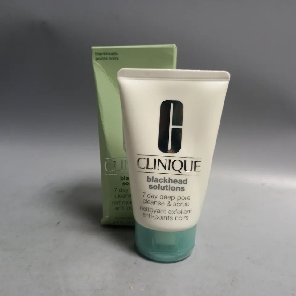 BOXED CLINIQUE BLACKHEAD SOLUTIONS 7-DAY DEEP PORE CLEANSE & SCRUB 125ML 