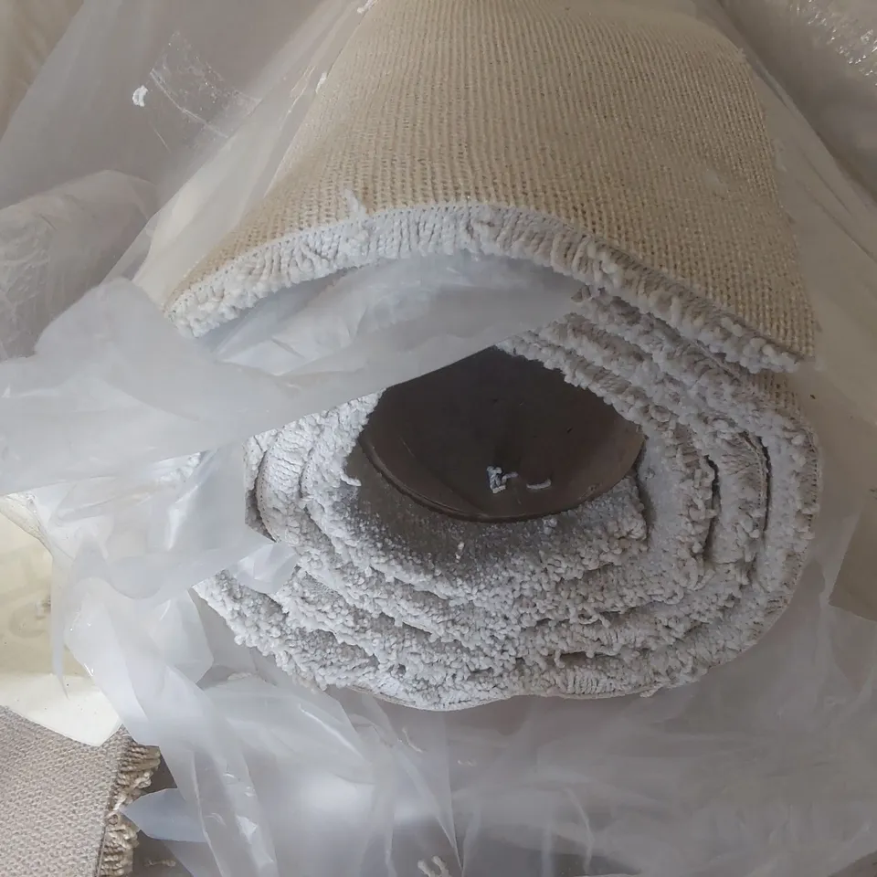 ROLL OF QUALITY FIRST IMPRESSIONS BLUSH CARPET - APPROXIMATELY 2 x 5m