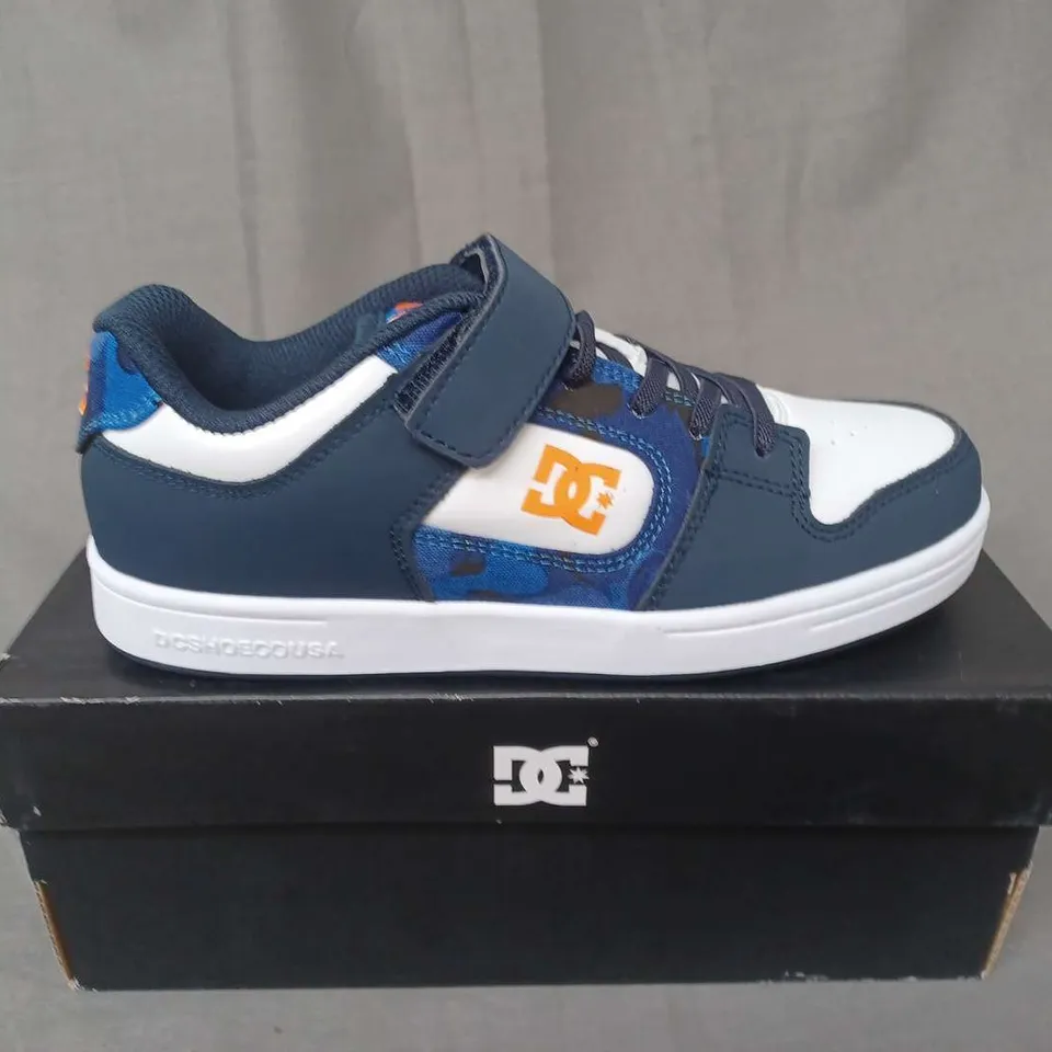 BOXED PAIR OF DC YOUTH ANTECA 4 V TRAINERS SIZE UK SIZE 4  