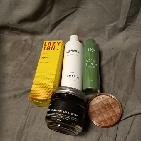 APPROXIMATELY 20 X ASSORTED COSMETIC ITEMS TO INCLUDE LAZY TAN TANNING MIST, RIMMEL, QS SCALP SERUM, MARINI FACE CLEANSER, ARGAN BELDI SOAP ETC