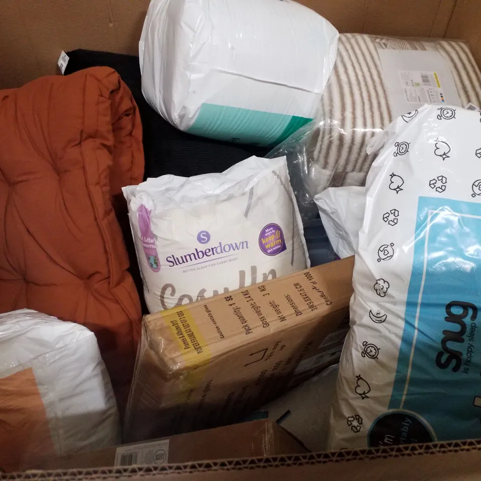 PALLET CONTAINING ASSORTED PRODUCTS INCLUDING LAUNDRY BASKET, A2 POSTER FRAMES, PILLOWS, DUVETS & SET OF 9 GRADIENT GLASS BAUBLES