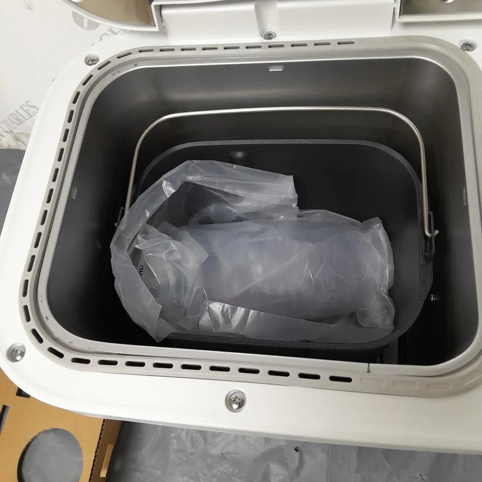 BOXED PANASONIC AUTOMATIC BREAD MAKER WHITE