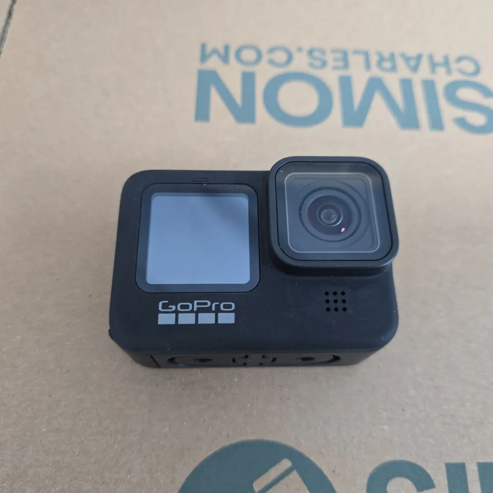 GOPRO HERO9 BLACK ACTION CAMERA WITH CASE & ACCESSORIES