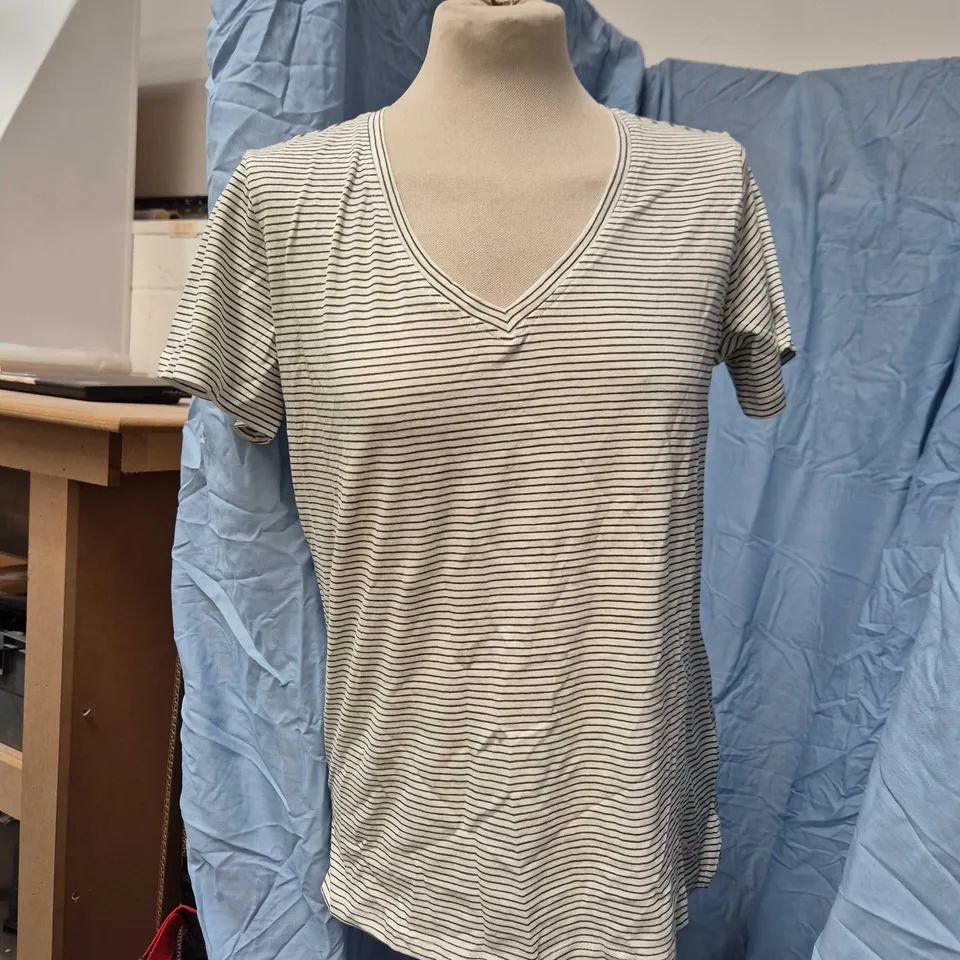 CREW CLOTHING COMPANY PERFECT V-NECK STRIPE SLUB TEE – CYPRESS UK SIZE 10