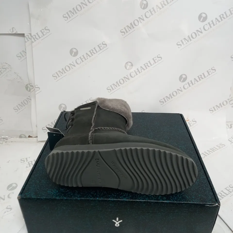 EMU BIRDWOOD BOOTS SIZE 4