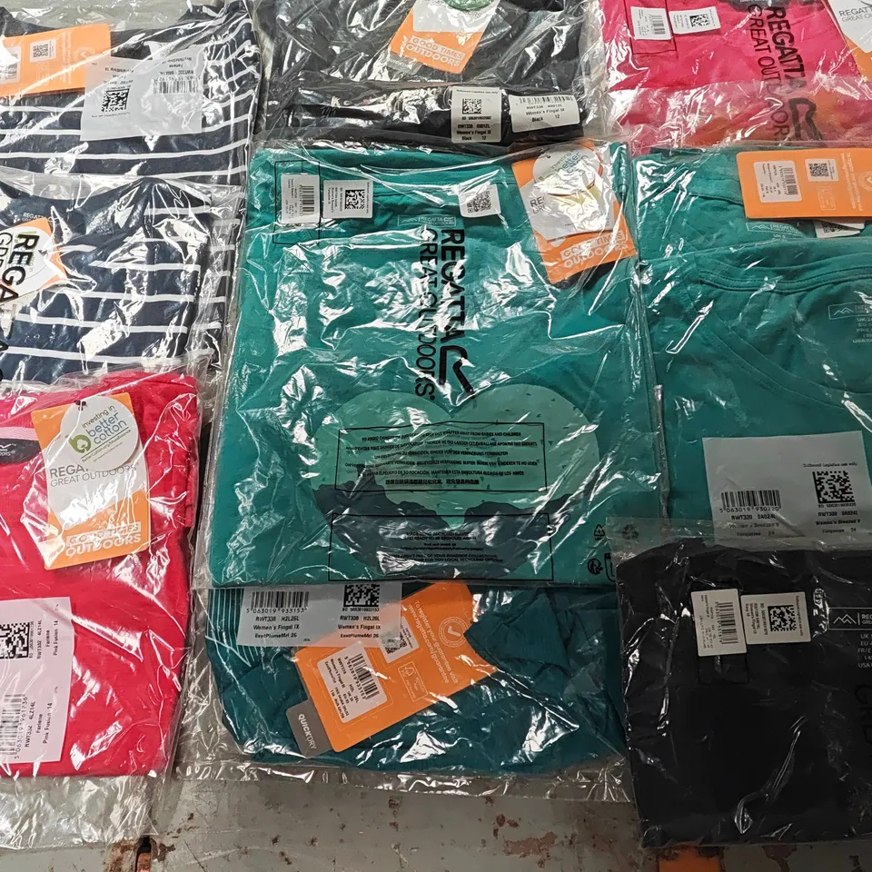 LOT OF 10 ASSORTED BRAND NEW REGATTA T-SHIRTS & IN VARIOUS STYLES, COLOURS AND SIZES