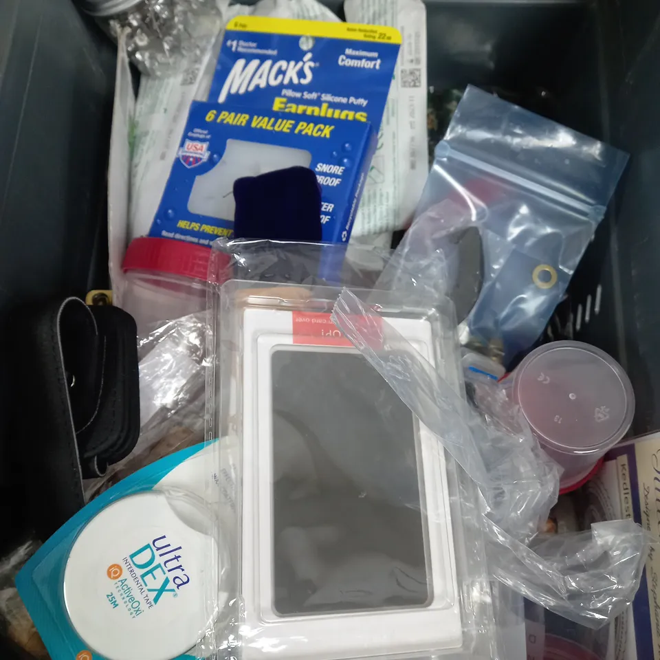 APPROXIMATELY 10 ASSORTED HOUSEHOLD ITEMS TO INCLUDE BOOK JOURNAL , CREDIT CARD WALLET , INSTALLATION , ETC 