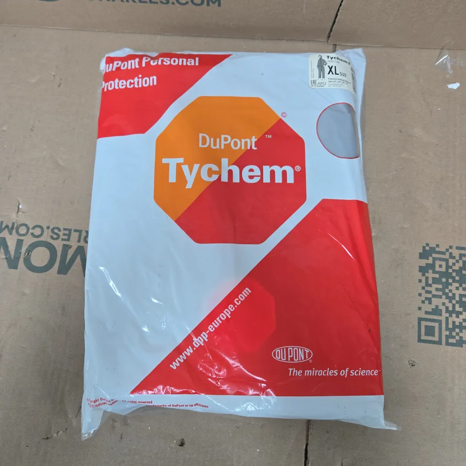 5 BAGGED DUPONT TYCHE 6000F HOODED COVERALLS IN GREY XL
