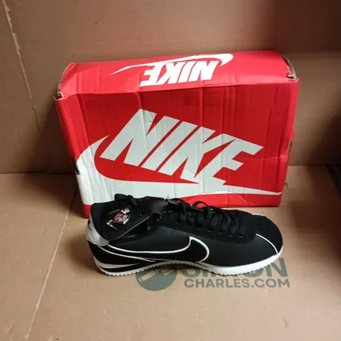 NIKE CORTEZ BLACK TRAINERS - SIZE UK 7.5 