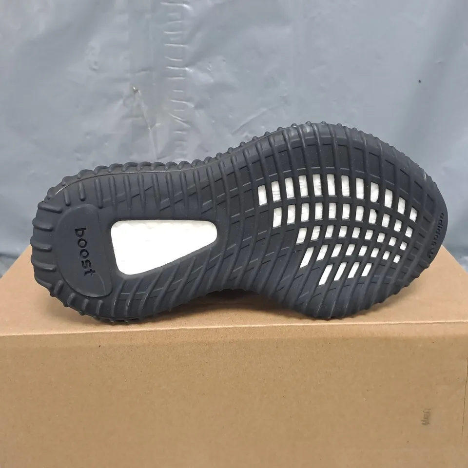 BOXED PAIR OF ADIDAS YEEZY BOOST 350 CHILDREN'S SHOES TAUPE/ORANGE SIZE UK 11