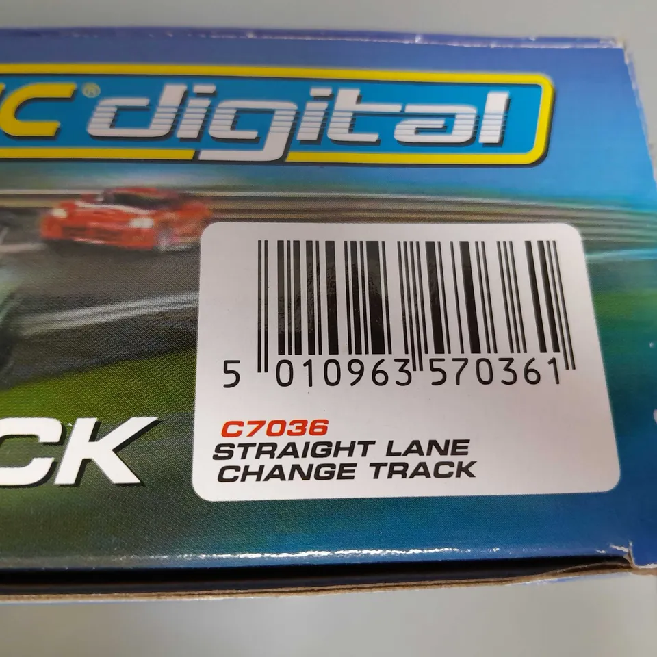 SCALEXTRIC DIGITAL STRAIGHT LANE CHANGE TRACK