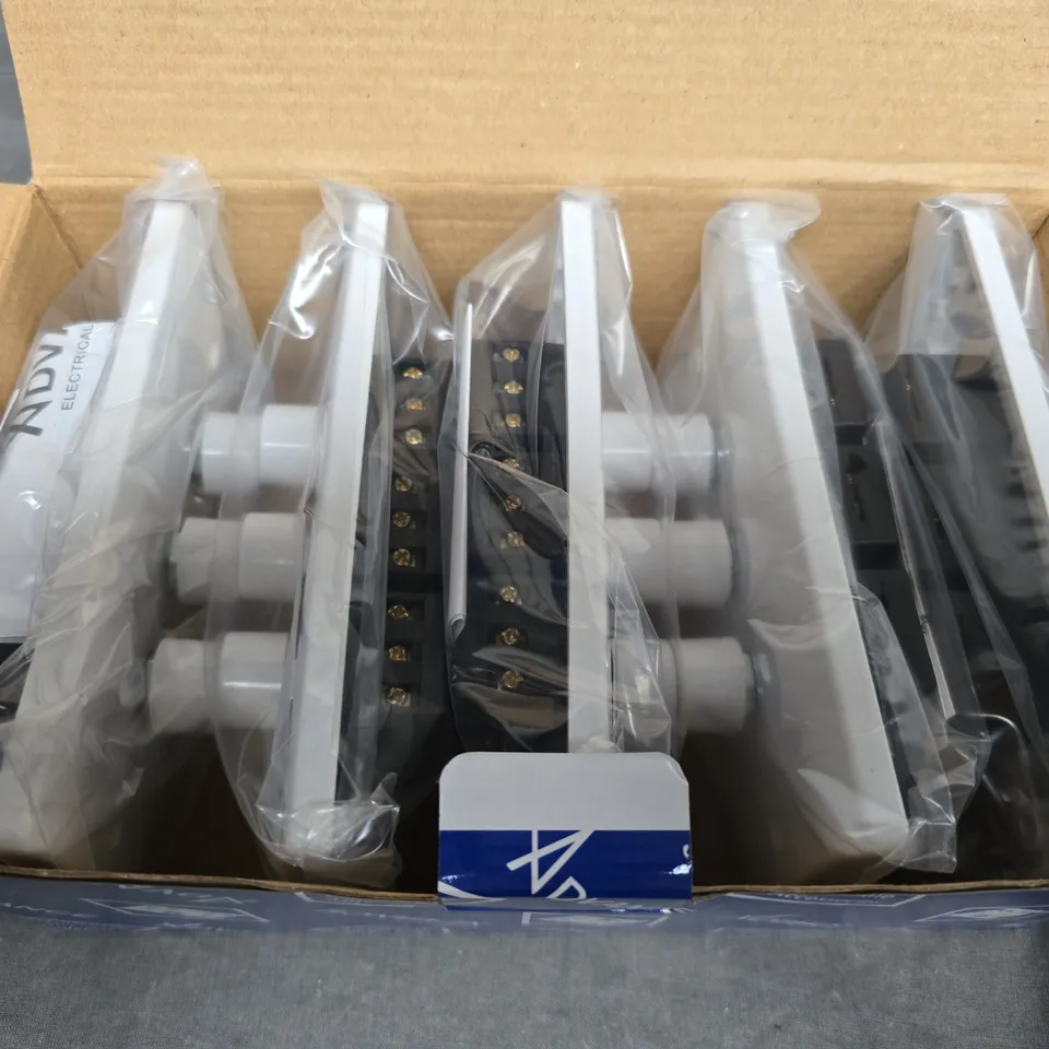BOX OF 5 X ADVANCE 3 GANG 2 WAY 400 DIMMER SWITCH 