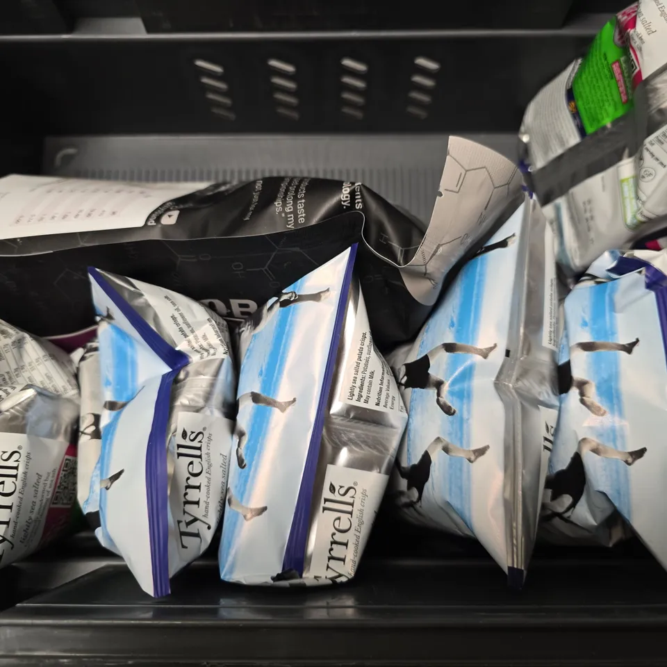APPROXIMATELY 10 ASSORTED FOOD ITEMS TO INCLUDE - TYRRELLS LIGHT SEA SALTED & MYOBAND 7X WHEY COOKIES & CREAM 