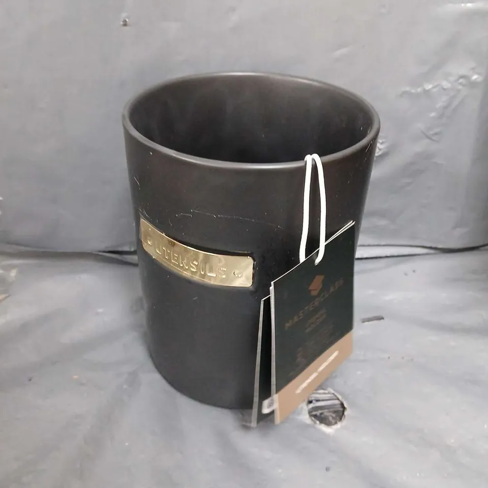 MASTERCLASS STONEWARE AND BRASS EFFECT KITCHEN UTENSIL HOLDER