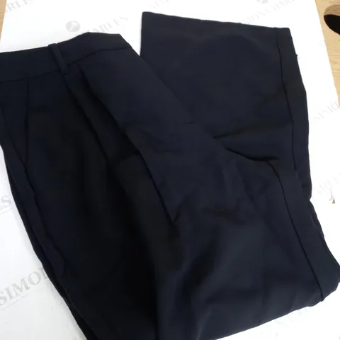 ABERCROMBIE AND FITCH BLACK WIDE LEG TROUSER SIZE 16S 