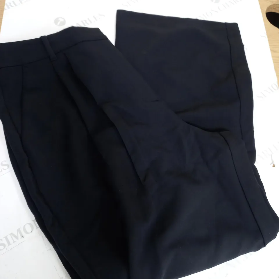 ABERCROMBIE AND FITCH BLACK WIDE LEG TROUSER SIZE 16S 