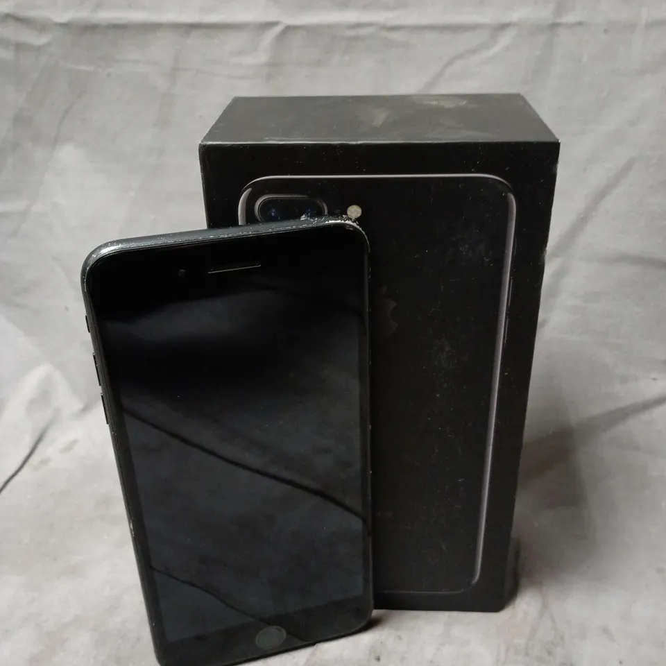 BOXED APPLE IPHONE 7 PLUS SMARTPHONE 