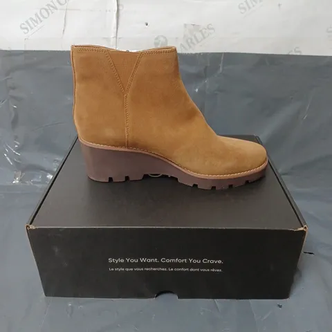 VIONIC LADIES ANKLE BOOTS SUEDE TAN SIZE 6