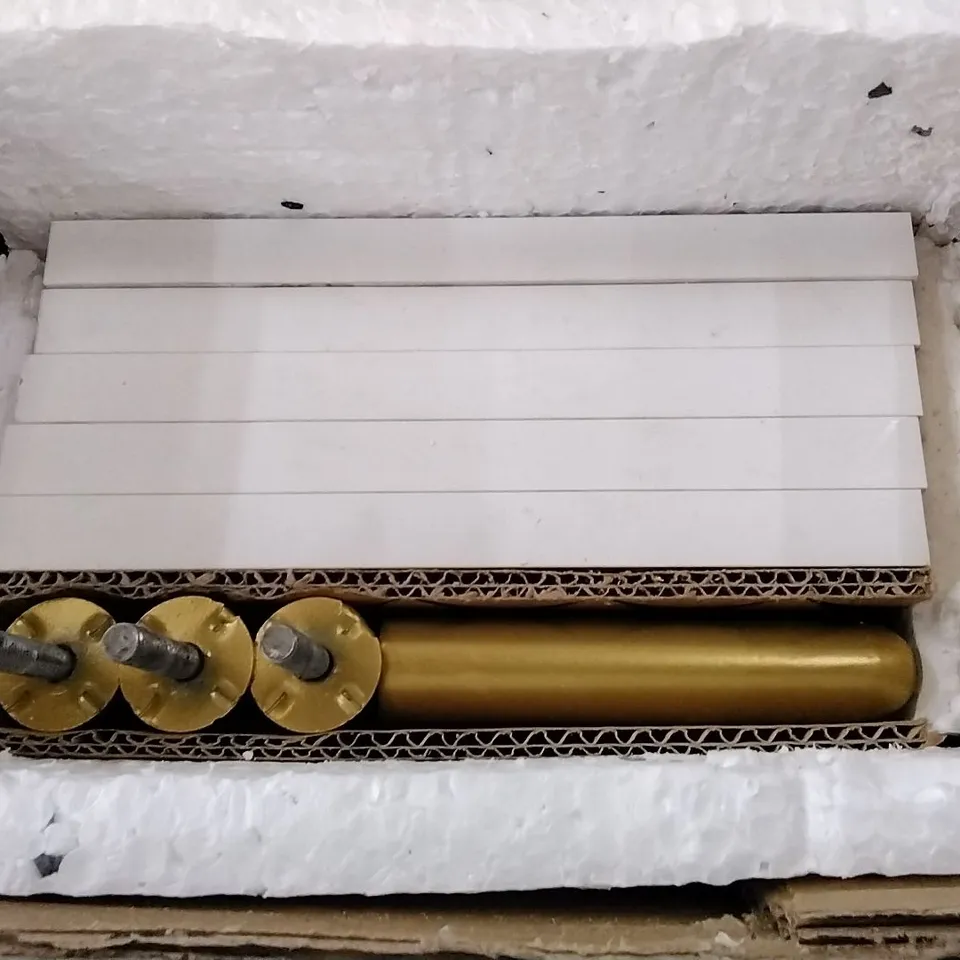 BOXED INNIS LADDER BOOKCASE GOLD/WHITE