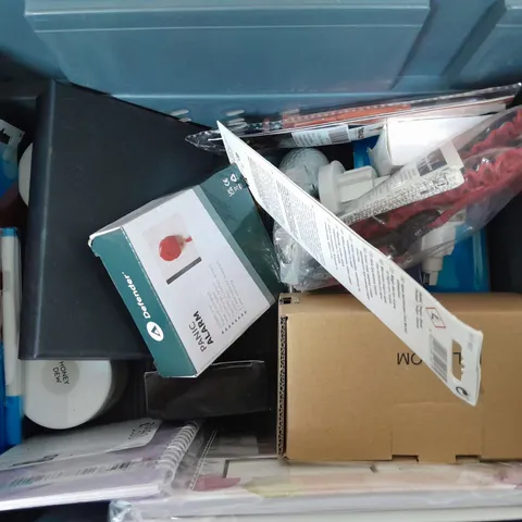 APPROXIMATELY 20 ASSORTED HOUSEHOLD ITEMS TOO INCLUDE MUM AND DAUGHTER FRAME, LEZYNE, DEADBOLT LOCK , ETC