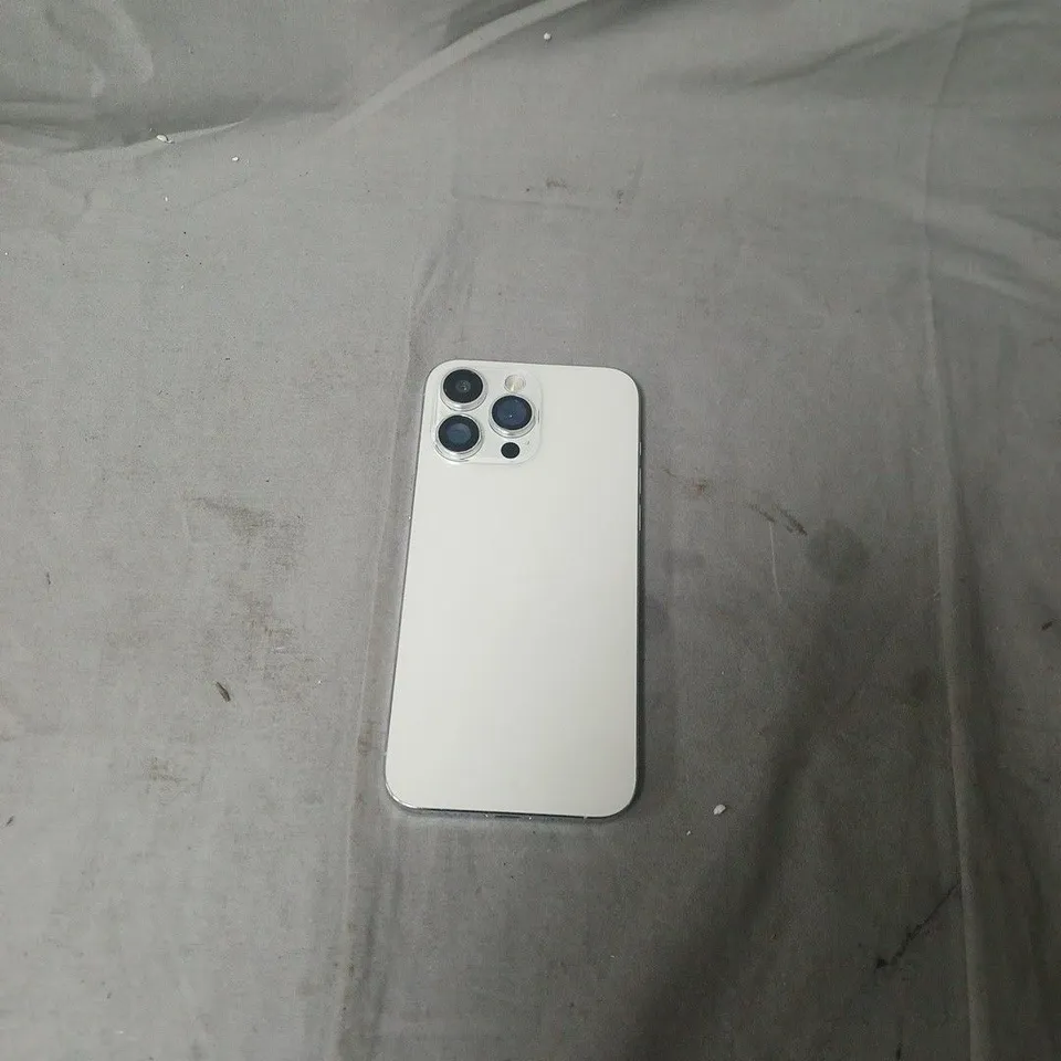 APPLE IPHONE SMARTPHONE – SILVER, TRIPLE-CAMERA REAR