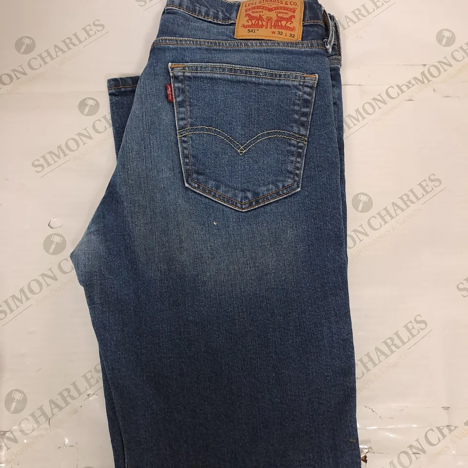 LEVIS STRAUSS DENIM JEANS SIZE W32 L32