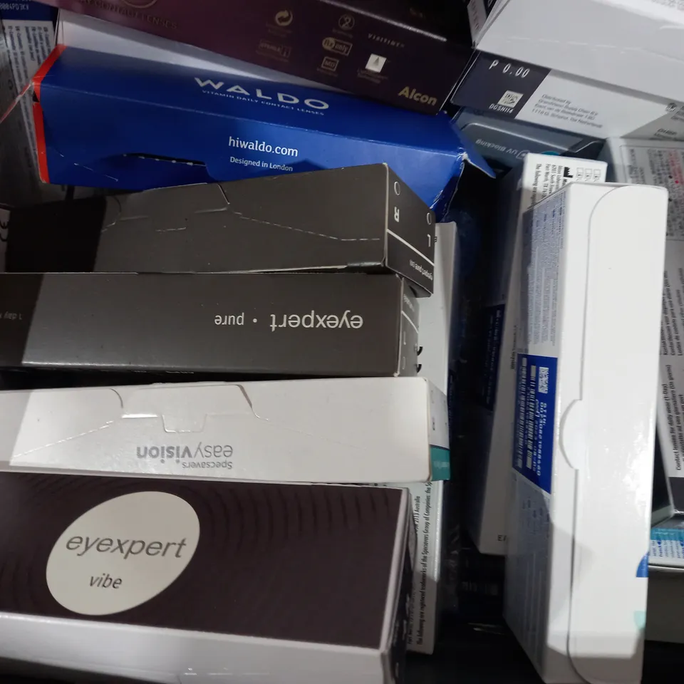 BOX OF APPROX 15 ASSORTED VISION CARE ITEMS TO INCLUDE -  SPECSAVERS EASY VISION CONTACT LENSES -EYE EXPERT VIBE CONTACT LENSES - DAILIES TOTAL 1 CONTACT LENSES ECT
