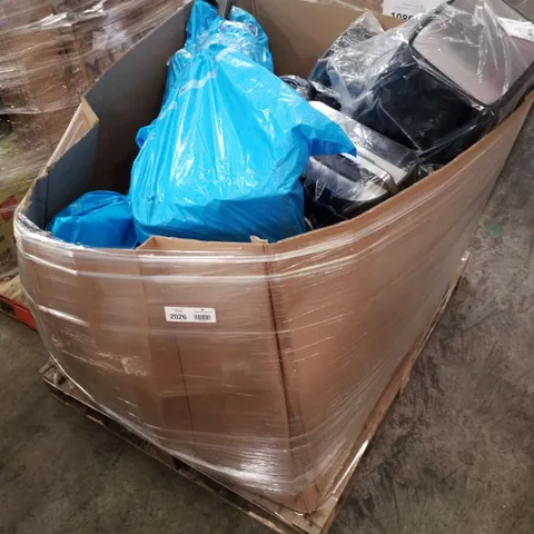PALLET OF APPROXIMATELY 17 UNPROCESSED RAW RETURN HOUSEHOLD AND ELECTRICAL GOODS TO INCLUDE;