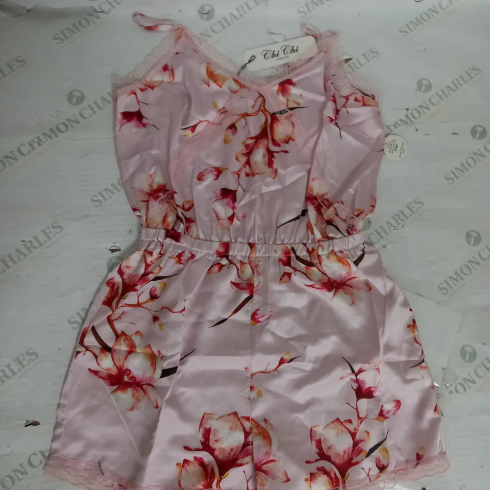 CHI CHI LONDON FLORAL PRINT LACE DETAIL PLAYSUIT IN PINK SIZE 8