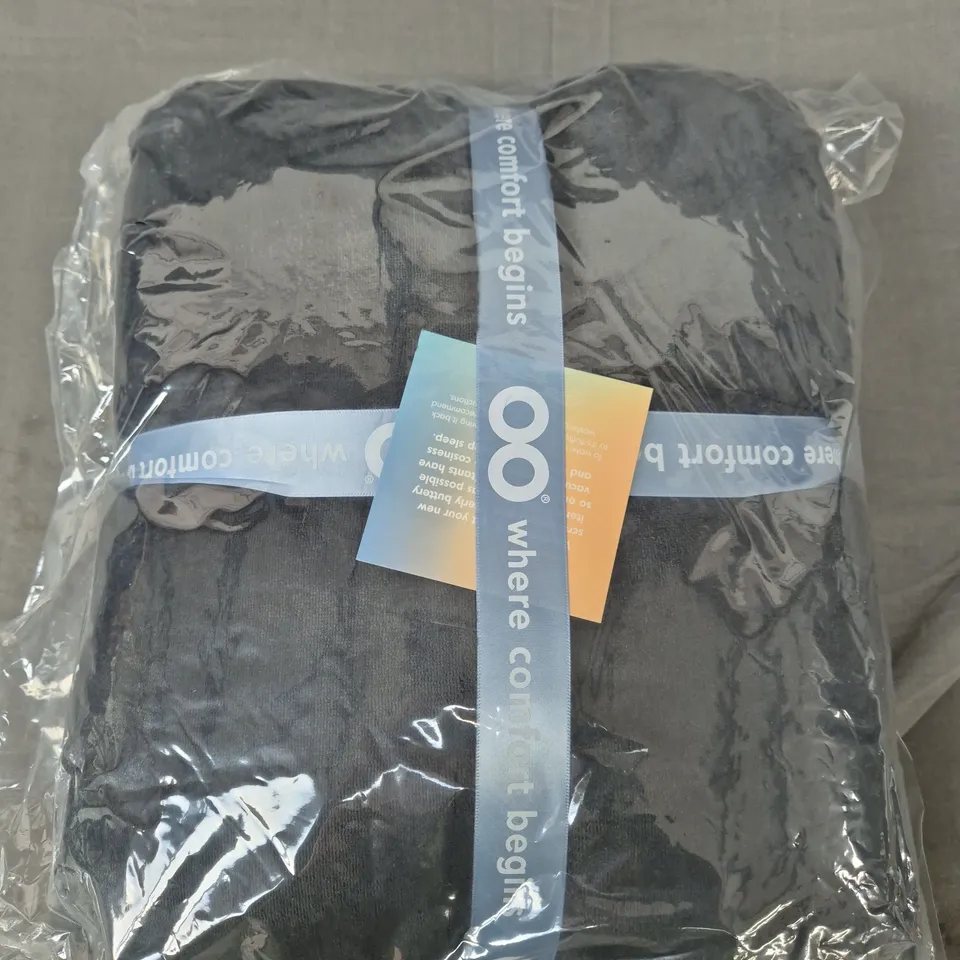 SEALED OODIE ADULT OVERSIZED HOODED BLANKET - BLACK