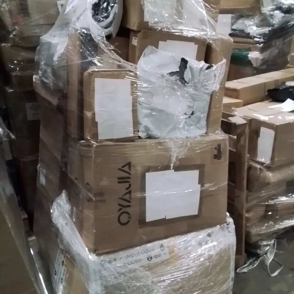 PALLET OF ASSORTED HOUSEHOLD GOODS AND PRODUCTS TO INCLUDE;ARTIFICIAL TREE,TOILET SEAT,KITCHEN TAP