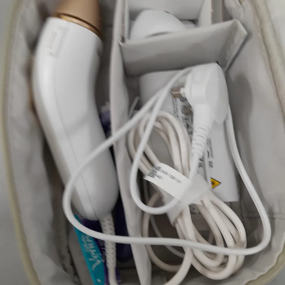 BOXED BRAUN SILK-EXPERT PRO 5 IPL WITH 2 HEADS, RAZOR & VANITY CASE