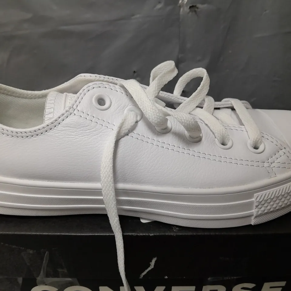 BOXED CONVERSE LEATHER OX TRAINERS IN WHITE - UK 5