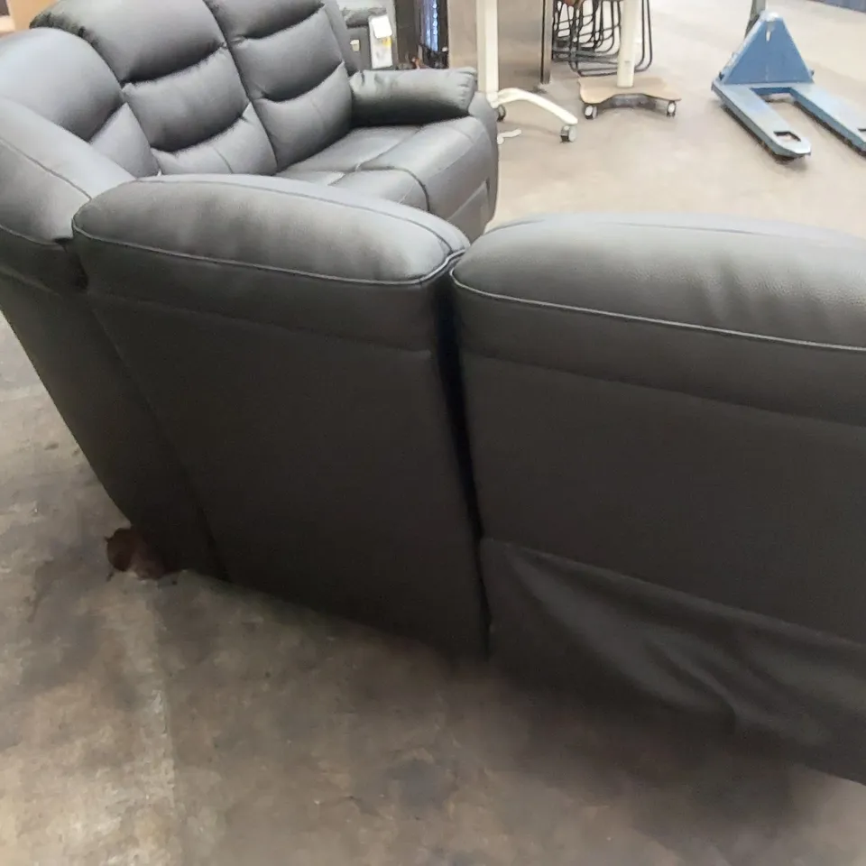 DESIGNER 5 SEATER CURVED LEATHER UPHOLSTERED MANUAL RECLINER SOFA - BLACK