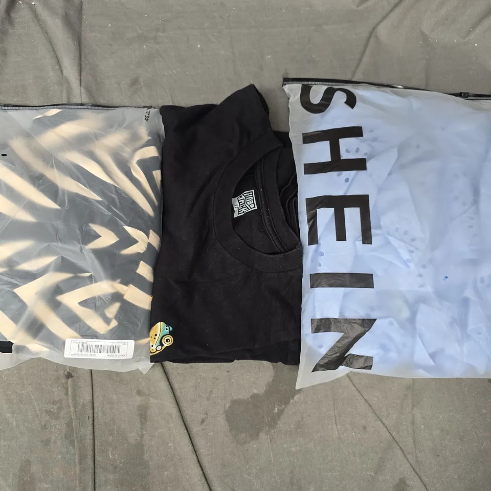 APPROXIMATELY 20 ASSORTED CLOTHING AND FASHION PRODUCTS IN VARIOUS STYLES AND SIZES - COLLECTION ONLY