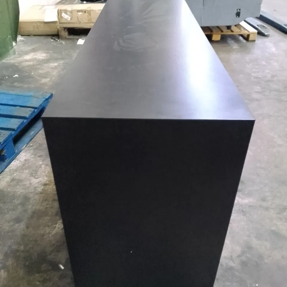 SIDEBOARD WITH 5 DRAWS 