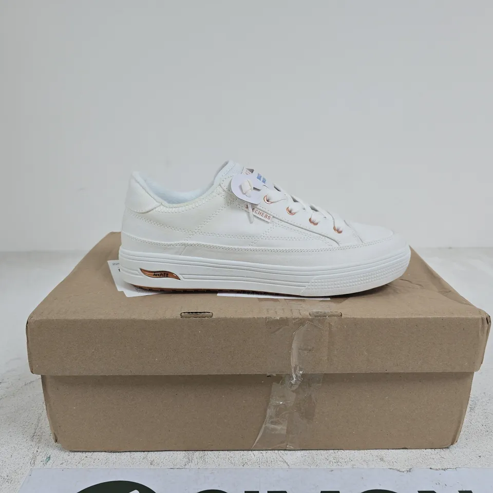 SKECHERS LOS ANGELES WHITE UK 6 BOXED