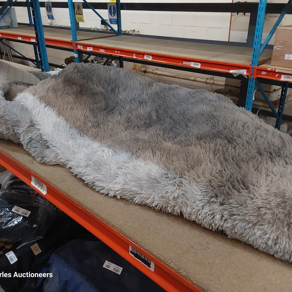 LARGE GREY FAUX FUR THROW