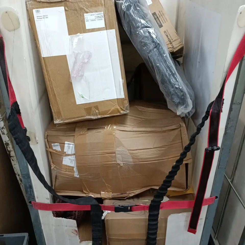 CAGE OF APPROXIMATELY 8 ASSORTED ITEMS TO INCLUDE JEWELERY STAND, HATS, EASY FOOD SEAL BAGS, ETC