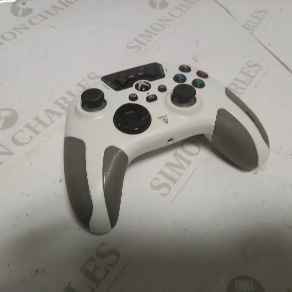 TURTLE BEACH RECON WIRED XBOX CONTROLLER, WHITE