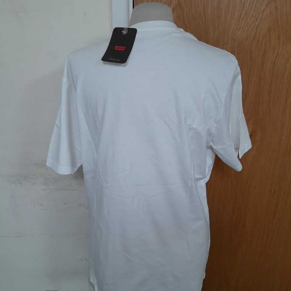 LEVI'S RELAXED FIT T-SHIRT IN WHITE SIZE M