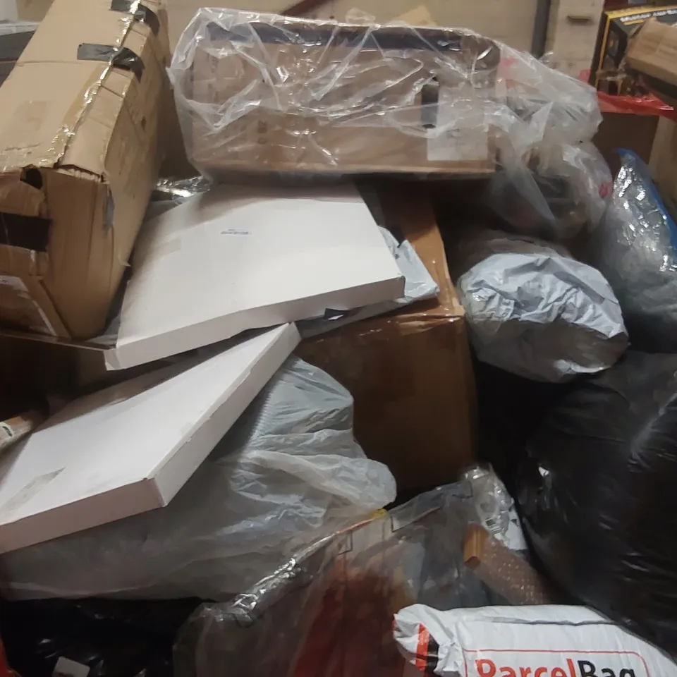 PALLET CONTAINING ASSORTED ITEMS TO INCLUDE: BABY UPSEAT, TRIPOD WOODEN EASEL, SHELF, PIZZA MAKER, DOG LIFT SLING ECT