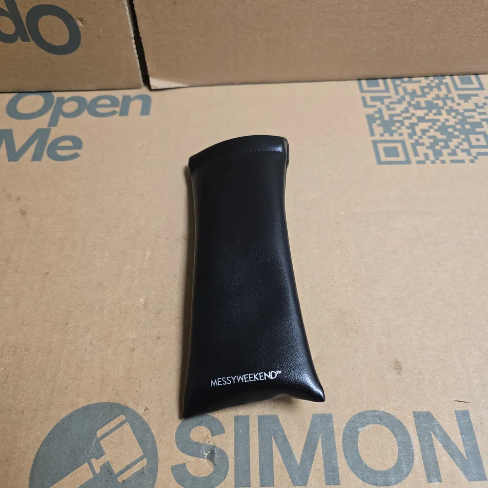 MESSYWEEKEND GRACE SUNGLASSES, BLACK ACETATE – DESIGNED IN COPENHAGEN