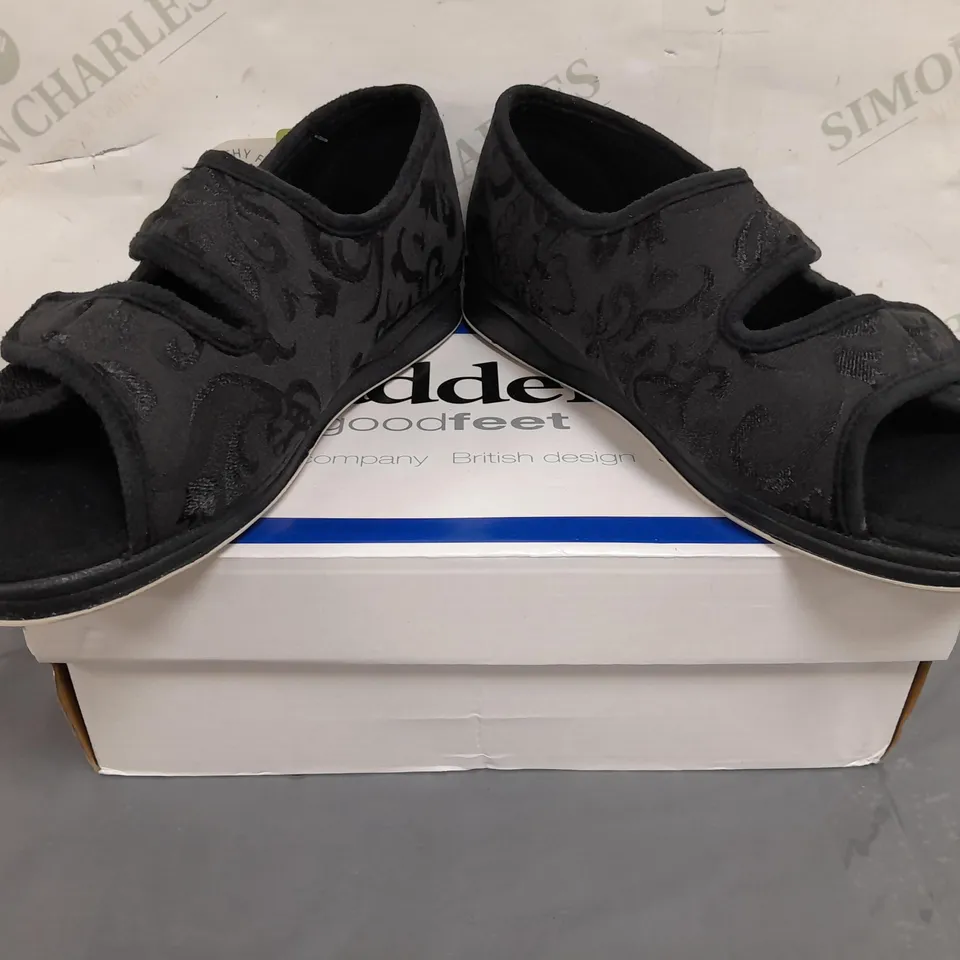 BOXED PAIR OF PADDERS LYDIA OPEN TOE SHOES IN BLACK SIZE 6